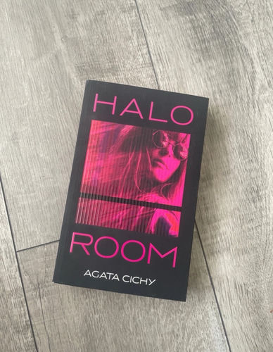 Halo room