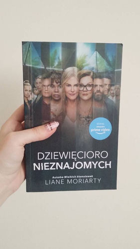 Dziewięcioro nieznajomych
