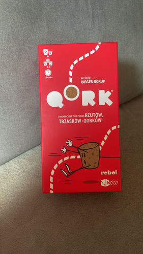 Qork dynamiczna gra pelna rzutow, trzaskow i qorkow.
