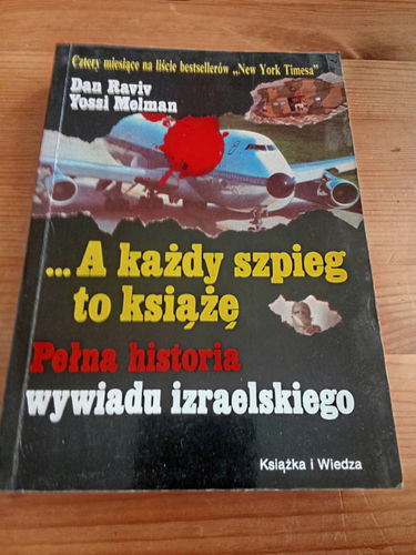 A każdy szpieg to książę Raviv Dan
