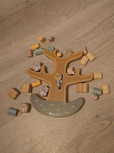 Drewniana gra - balansujące drzewo
