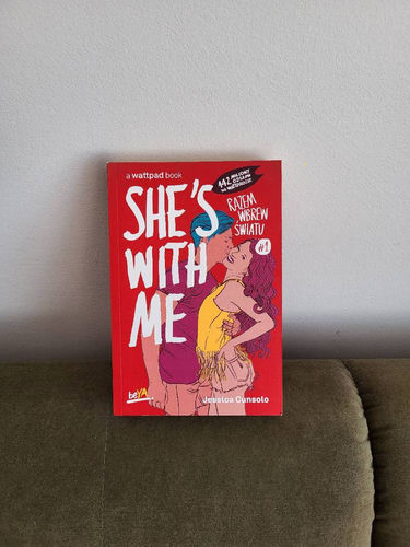 Książka She's with me Razem wbrew światu