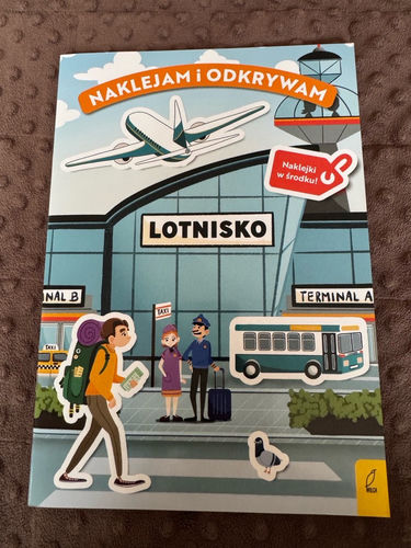 Lotnisko naklejam i odkrywam książeczka z naklejkami 