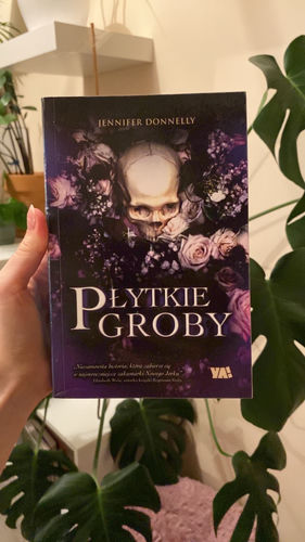 Płytkie groby