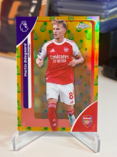 Topps Chrome trading card featuring Arsenal midfielder Martin Ødegaard