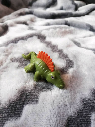 Zabawka dla dzieci Kinder niespodzianka figurka dinozaur 