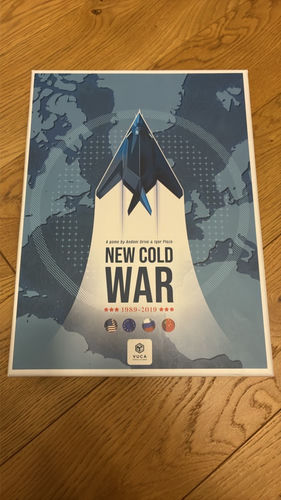 New Cold War - karty w koszulkach